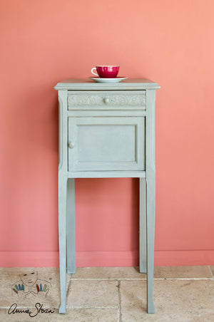 Chalk Paint™ by Annie Sloan French Linen