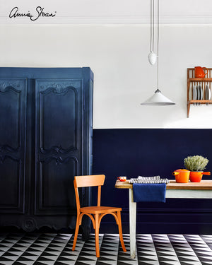 Chalk Paint™ by Annie Sloan Oxford Navy